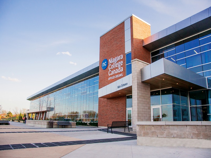 cornerstone-college-kanada