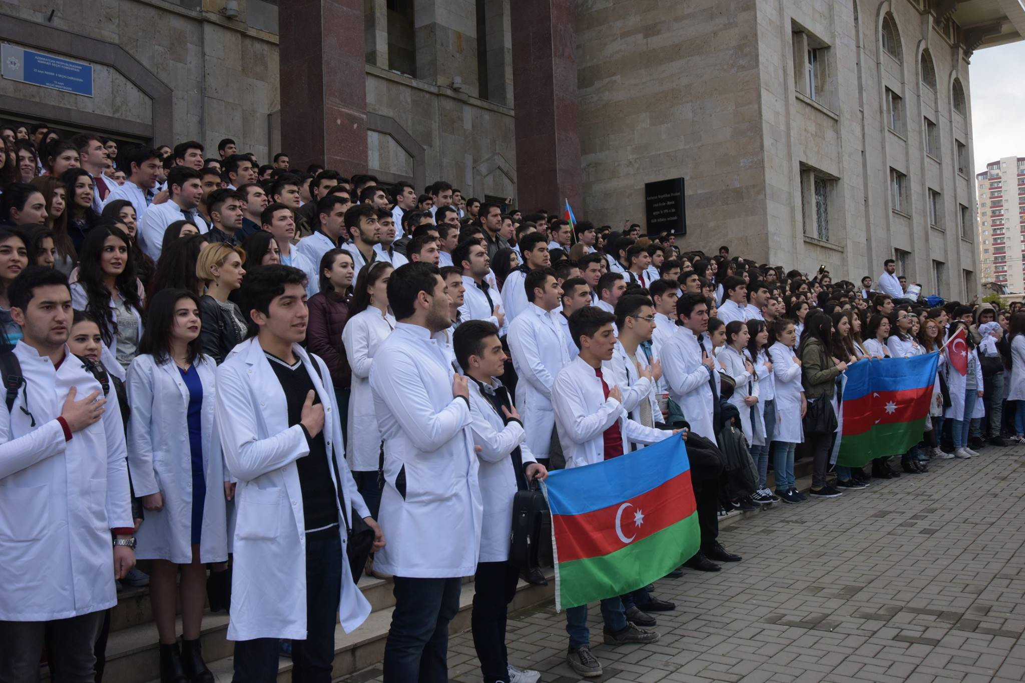 azerbaycanda-tip-okumanin-sartlari