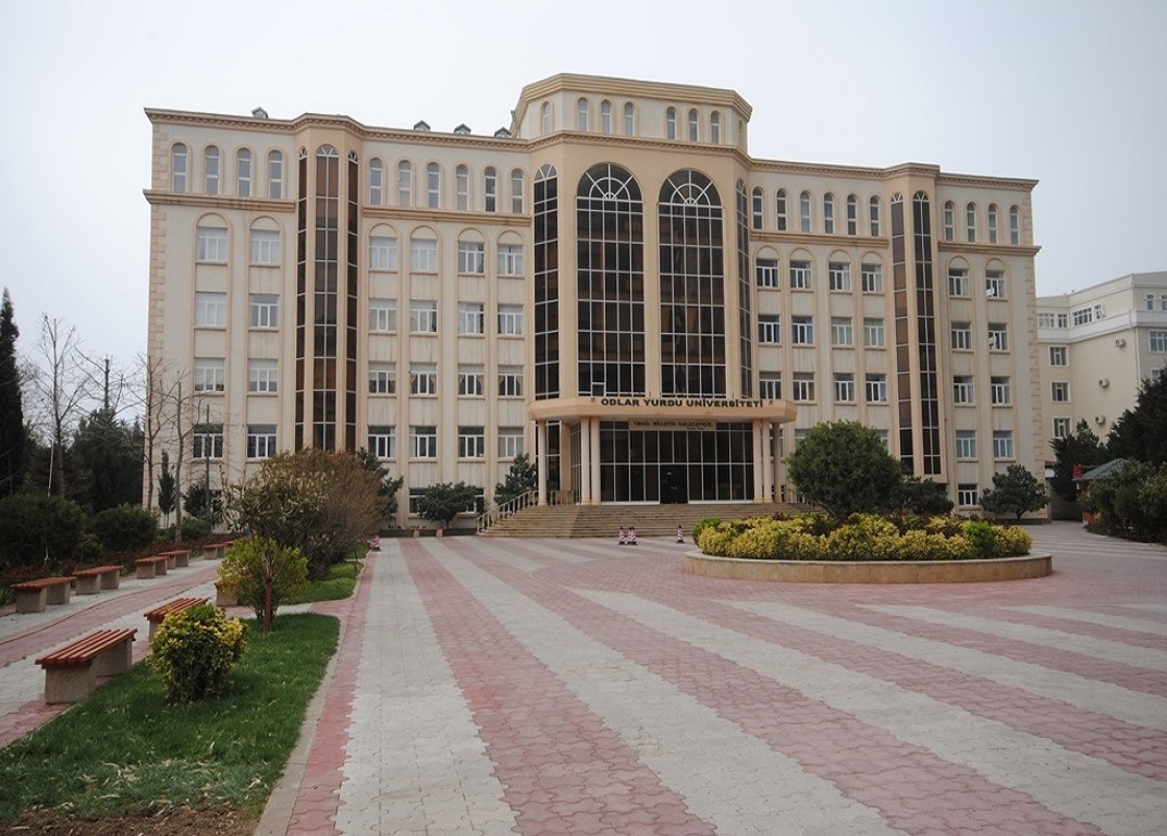 azerbaycanda-ozel-universiteler