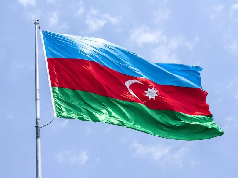 azerbaycan bayragi renkleri
