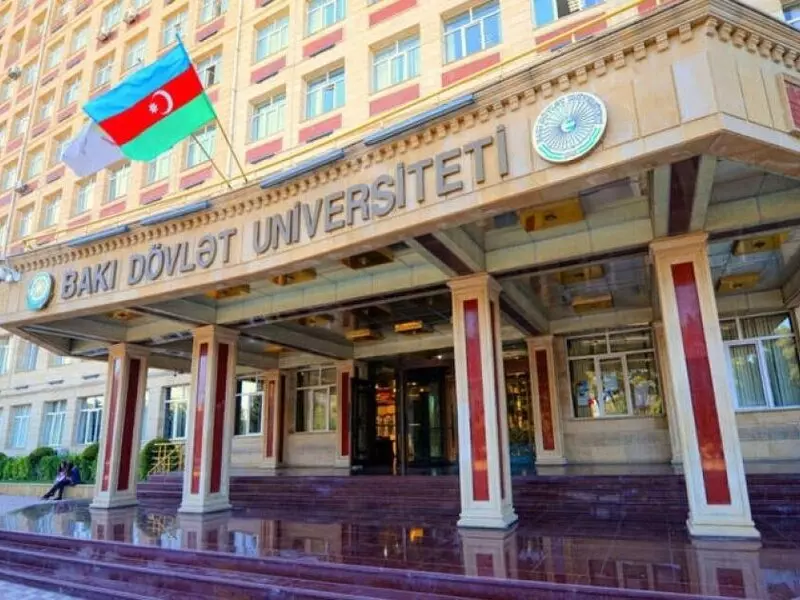 azerbaycan da uni okumak