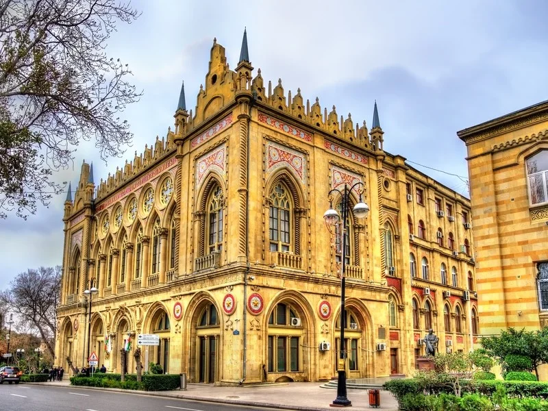 azerbaycan universite tatilleri