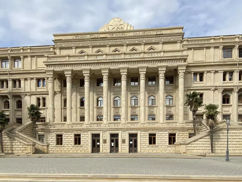 azerbaycan-fransız universitesi